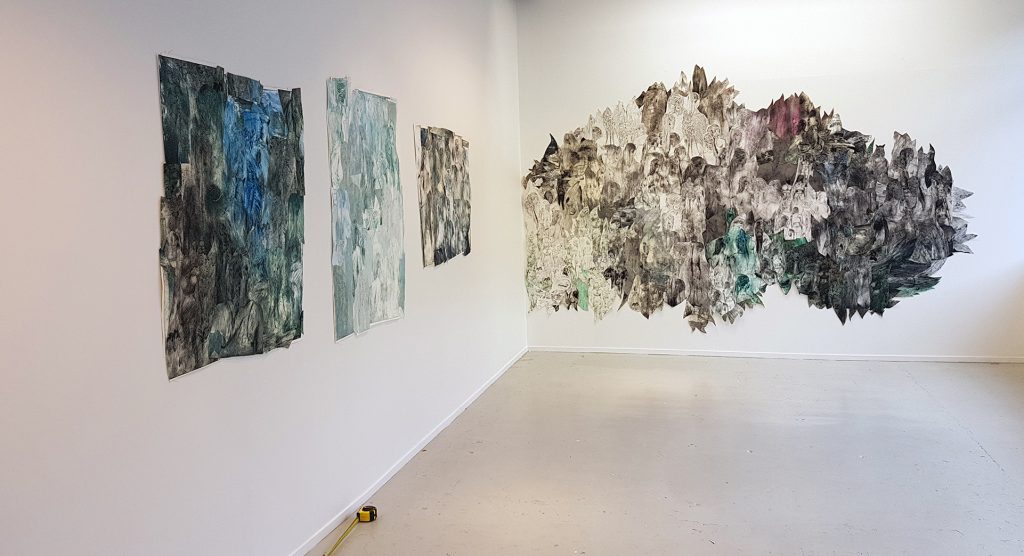 Girls and horses at trykkeriet